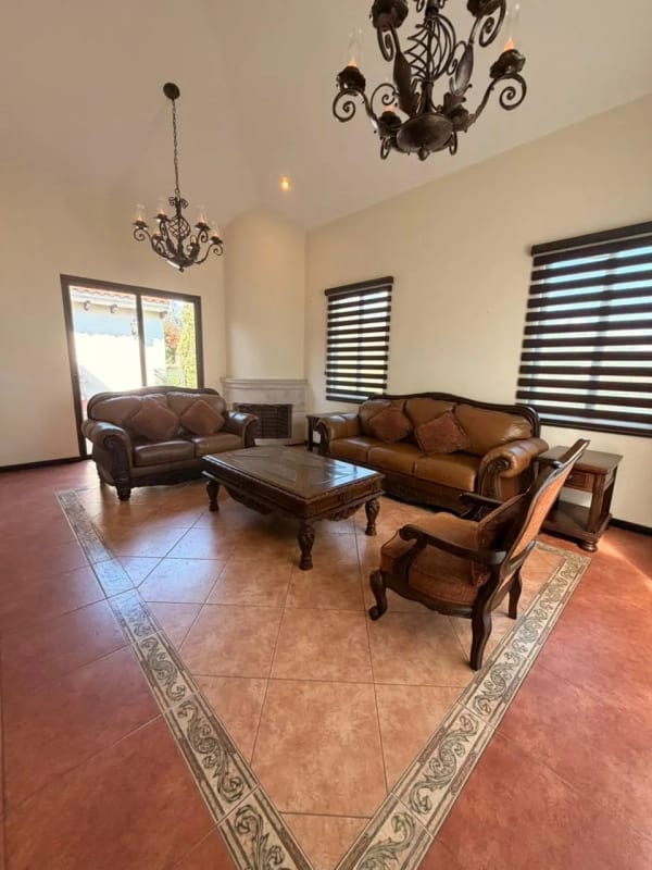 Preciosa residencia de un nivel en Lazos de Fraijanes — foto 10 de 16