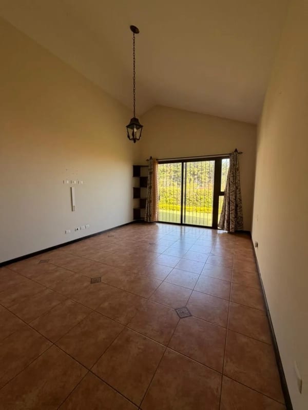 Preciosa residencia de un nivel en Lazos de Fraijanes — foto 7 de 16