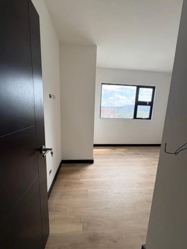 Apartamentos en renta en Arlés, Zona 15, VH 2 - 3 dormitorios y cuarto de servicio — foto 7 de 17