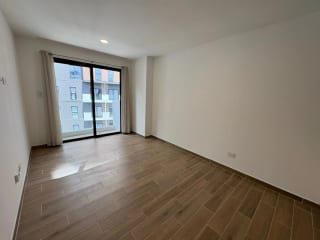 Apartamento en renta Parque 14 zona 14 — miniatura 1 de 17