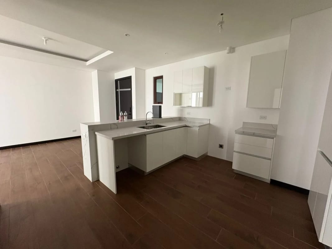 Apartamento totalmente nuevo en venta en Lirios de Cayala — foto 1 de 16