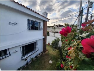 Casa en Venta Zona 14, La Villa — miniatura 1 de 10