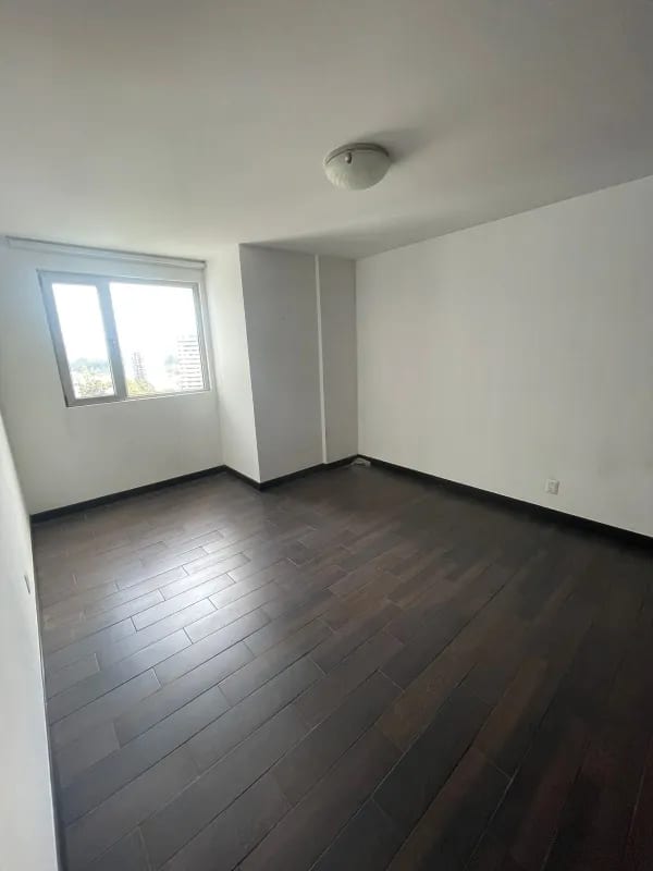 Apartamento en renta - Edificio Attica II, Zona 14 — foto 7 de 11