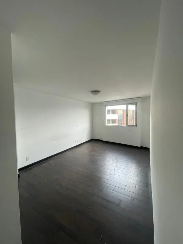Apartamento en renta - Edificio Attica II, Zona 14 — foto 6 de 11