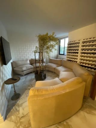 Apartamento amueblado en Renta Edificio Aoki Zona 14 — miniatura 1 de 12
