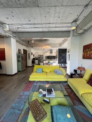 Apartamento Amueblado en Renta – San Antonio Lofts, Oakland Zona 10 — miniatura 1 de 10
